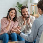 El artículo optimizado para SEO ofrece un exhaustivo análisis sobre la creciente popularidad de la terapia de pareja online en México, subrayando su efectividad y beneficios. Destaca cómo impone una solución accesible e innovadora frente a los desafíos contemporáneos de las parejas mexicanas, particularmente en 2024-2025. Se exploran modalidades y técnicas empleadas en esta terapia, como la Terapia Cognitivo Conductual y centrada en emociones. Además, se proporciona una guía para iniciar el proceso terapéutico online y se ofrece orientación para optimizar las sesiones. El texto también aborda preguntas frecuentes y resalta las ventajas, como la accesibilidad, comodidad y reducción de estigmas, reforzando el impacto positivo en la salud mental y emocional de las parejas.